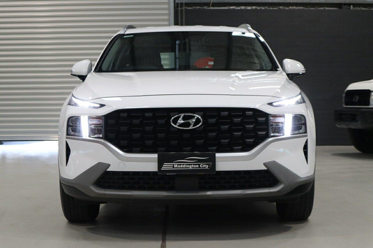 Hyundai Santa Fe image 3