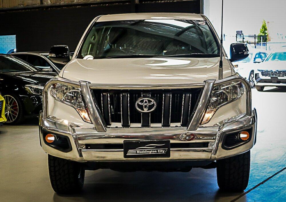 Toyota Landcruiser Prado image 3