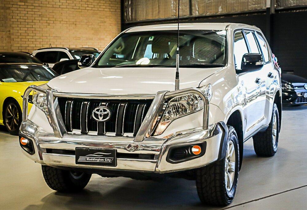 Toyota Landcruiser Prado image 4
