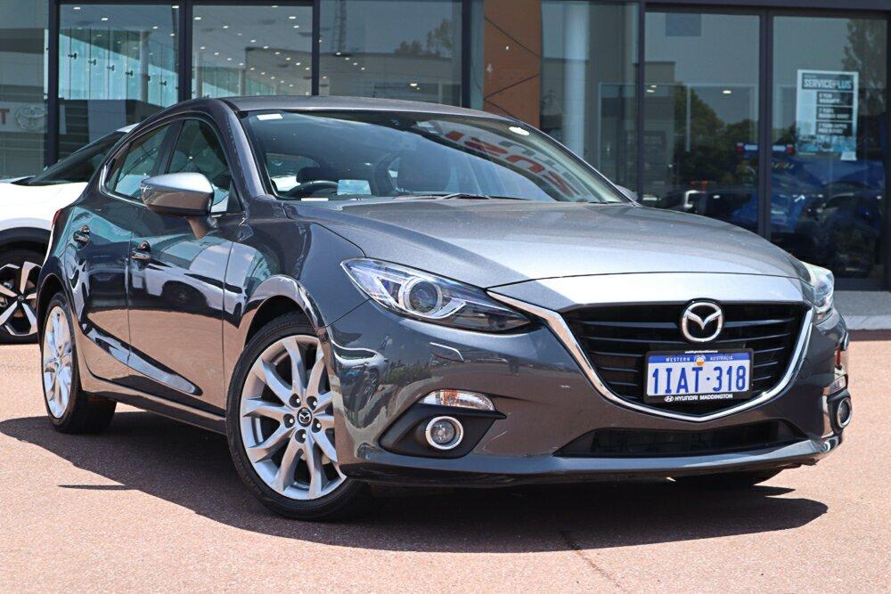 Mazda 3 image 1
