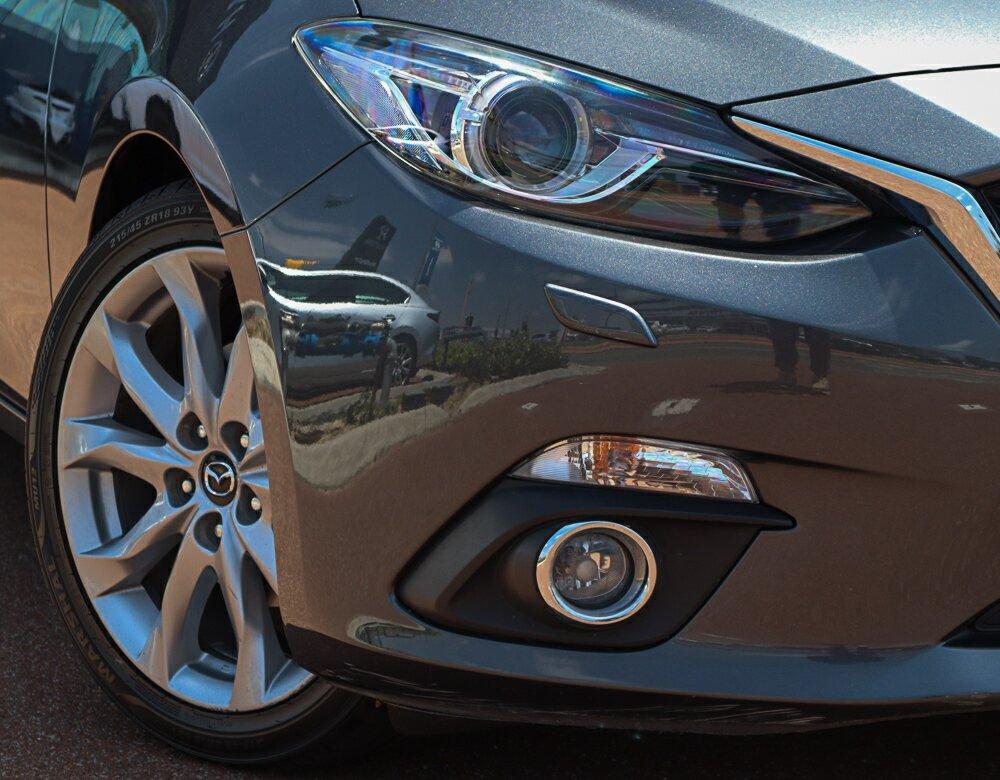 Mazda 3 image 2