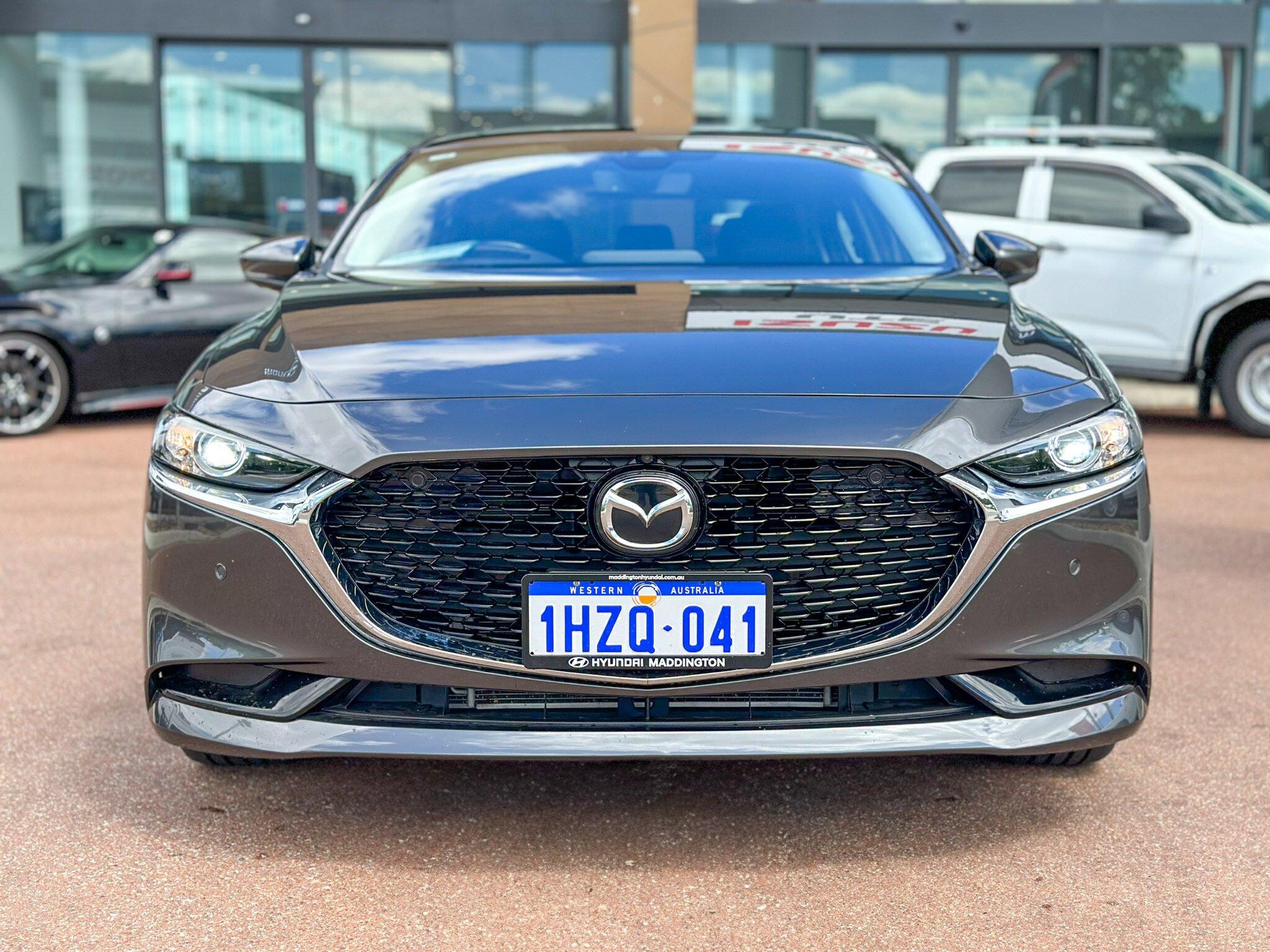 Mazda 3 image 2