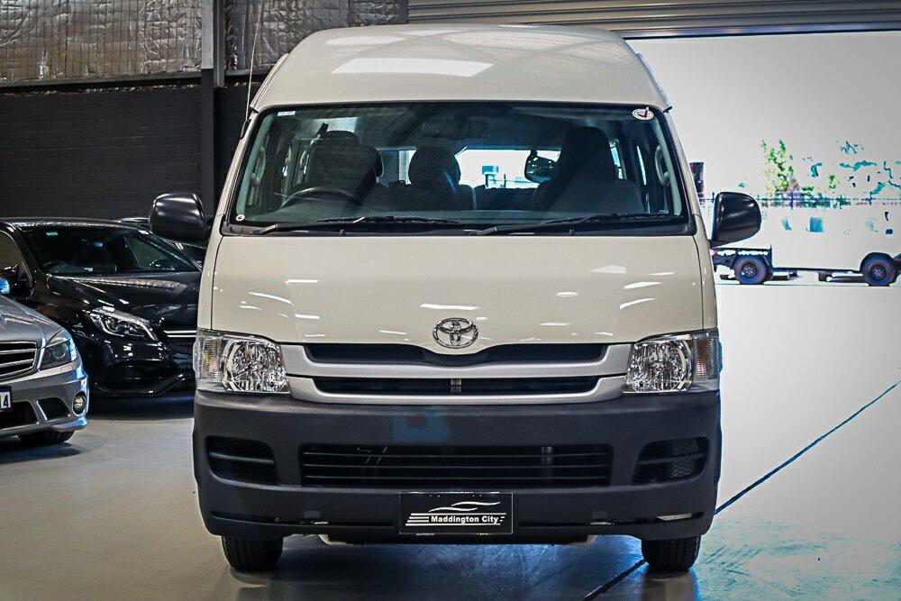 Toyota Hiace image 3