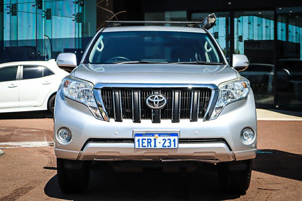 Toyota Landcruiser Prado image 3