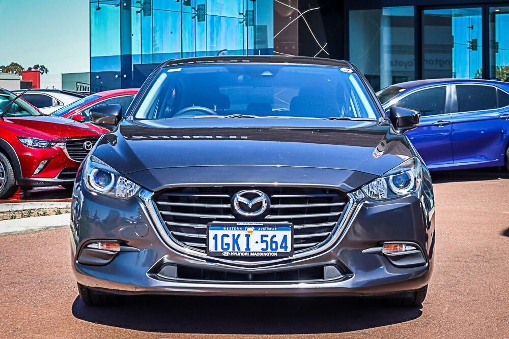 Mazda 3 image 3
