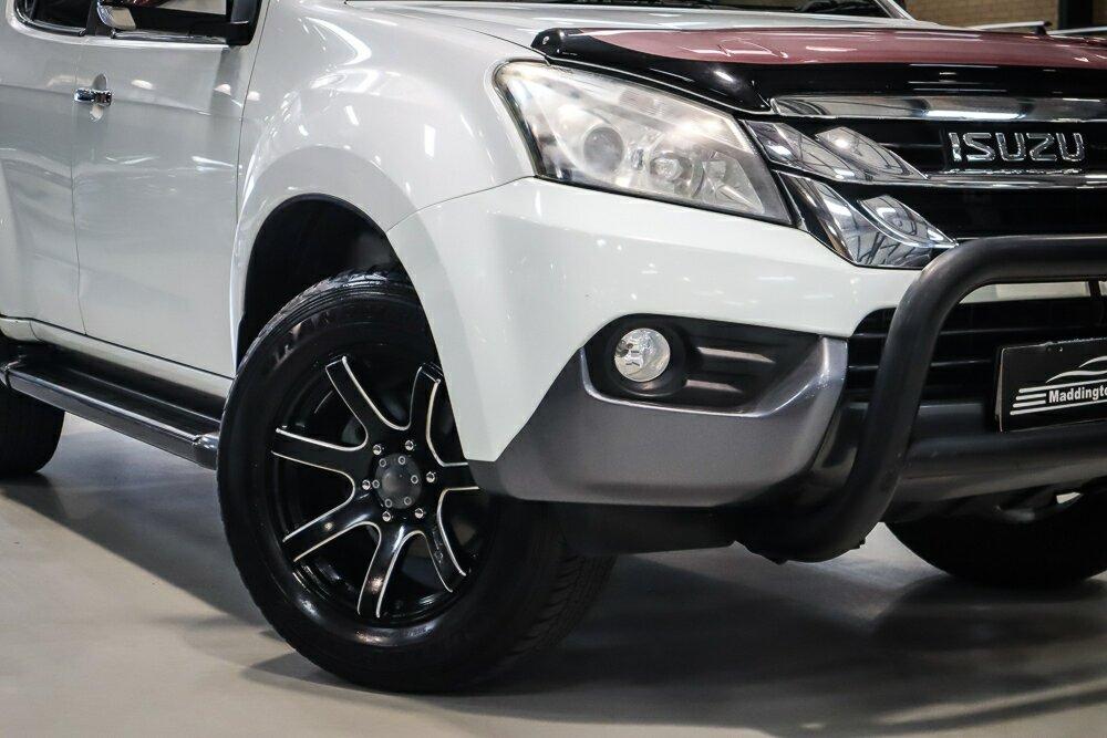 Isuzu Mu-x image 2