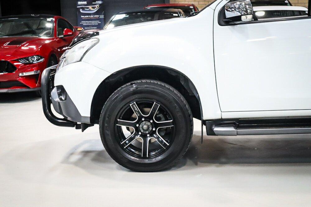Isuzu Mu-x image 4