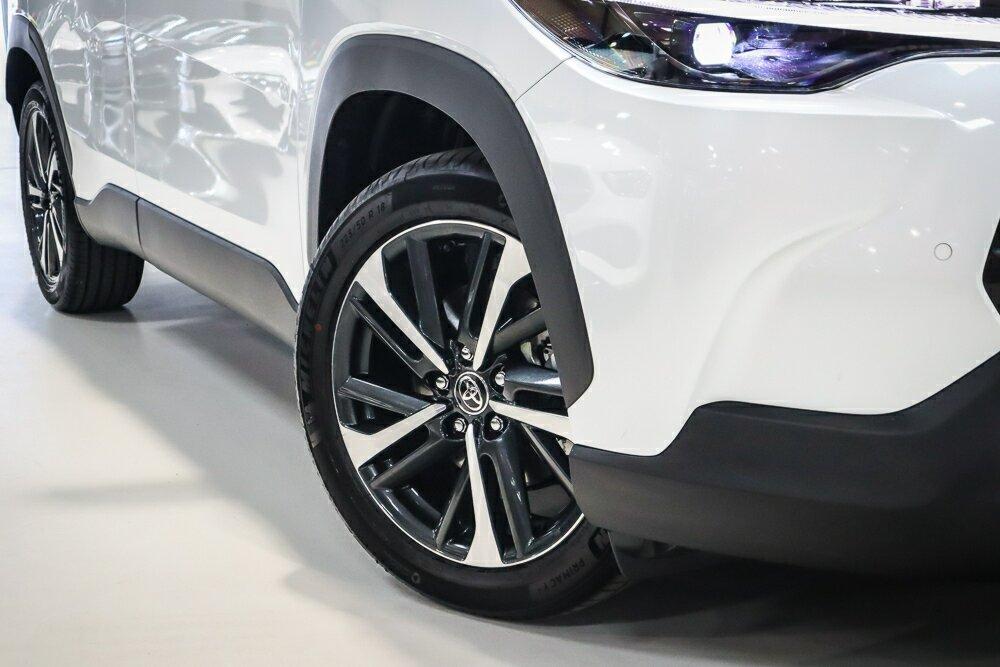Toyota Corolla Cross image 2