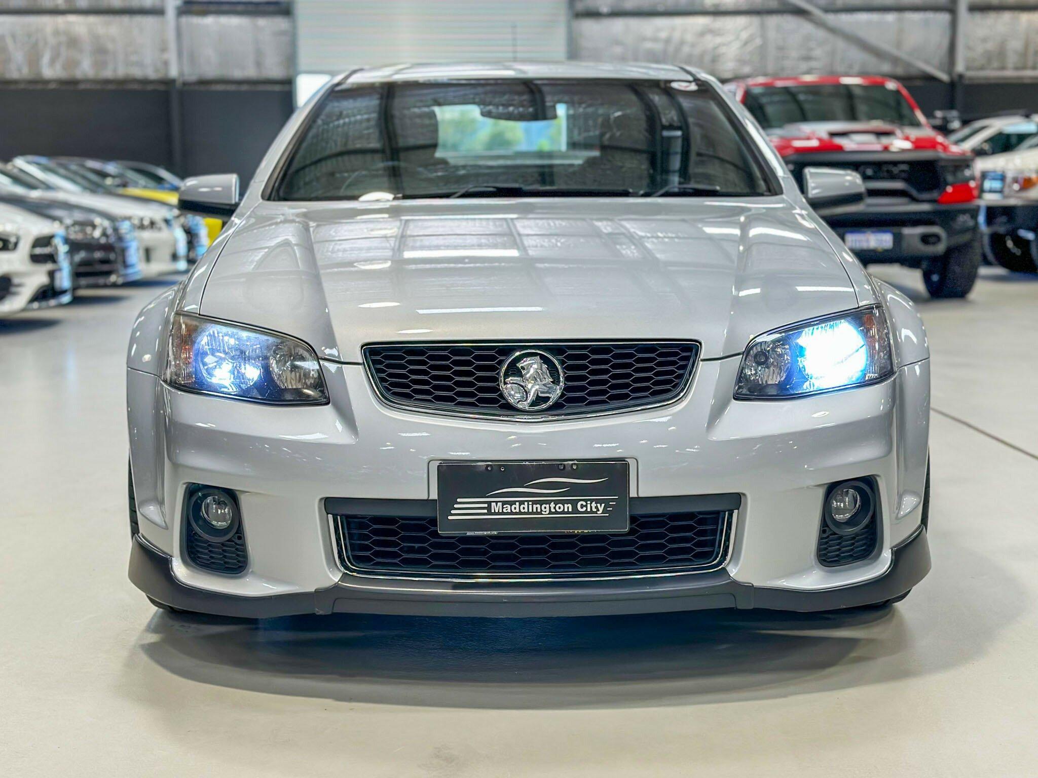 Holden Commodore image 2