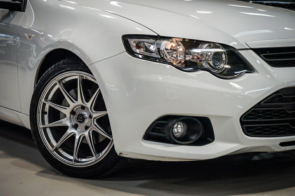 Ford Falcon image 2