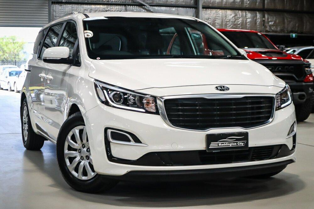 Kia Carnival image 1