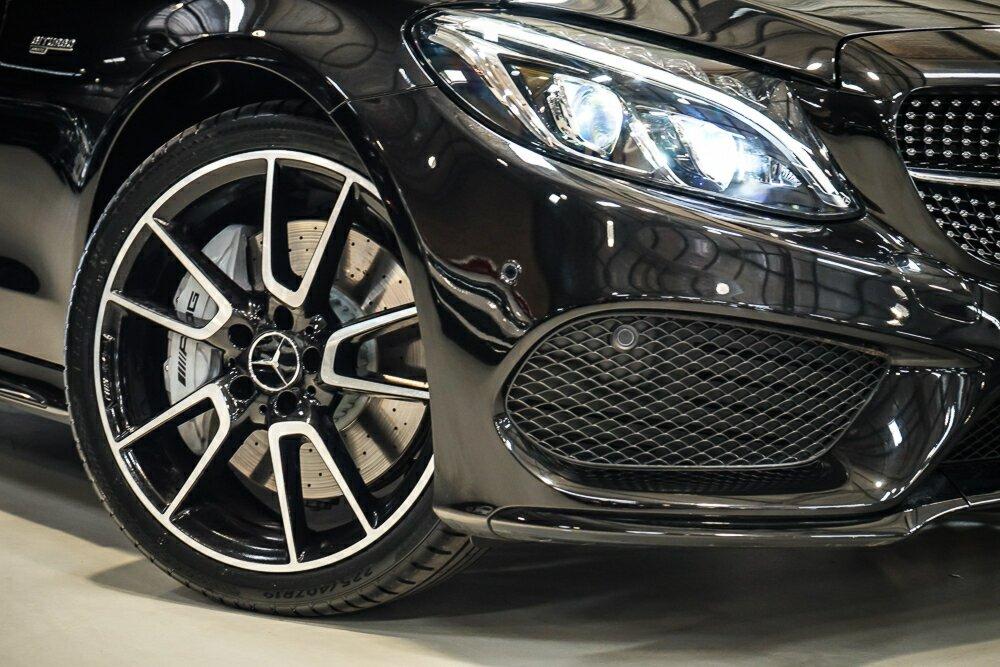 Mercedes Benz C-class image 4