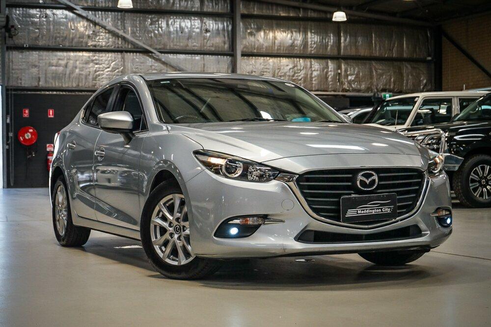 Mazda 3 image 1