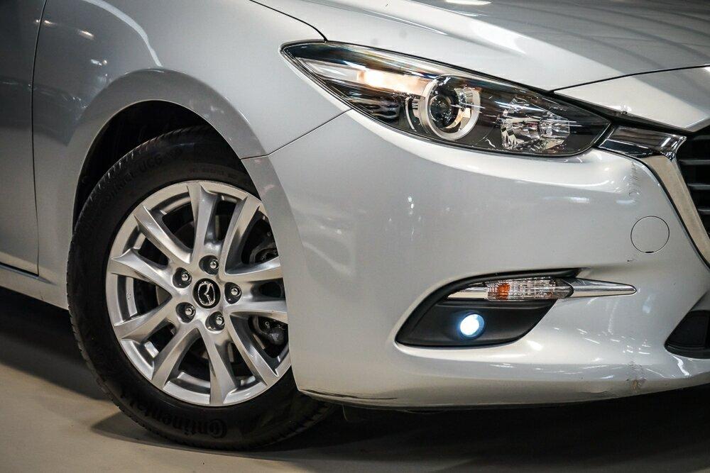 Mazda 3 image 2