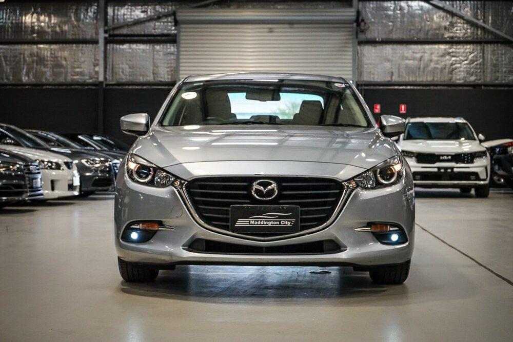 Mazda 3 image 3