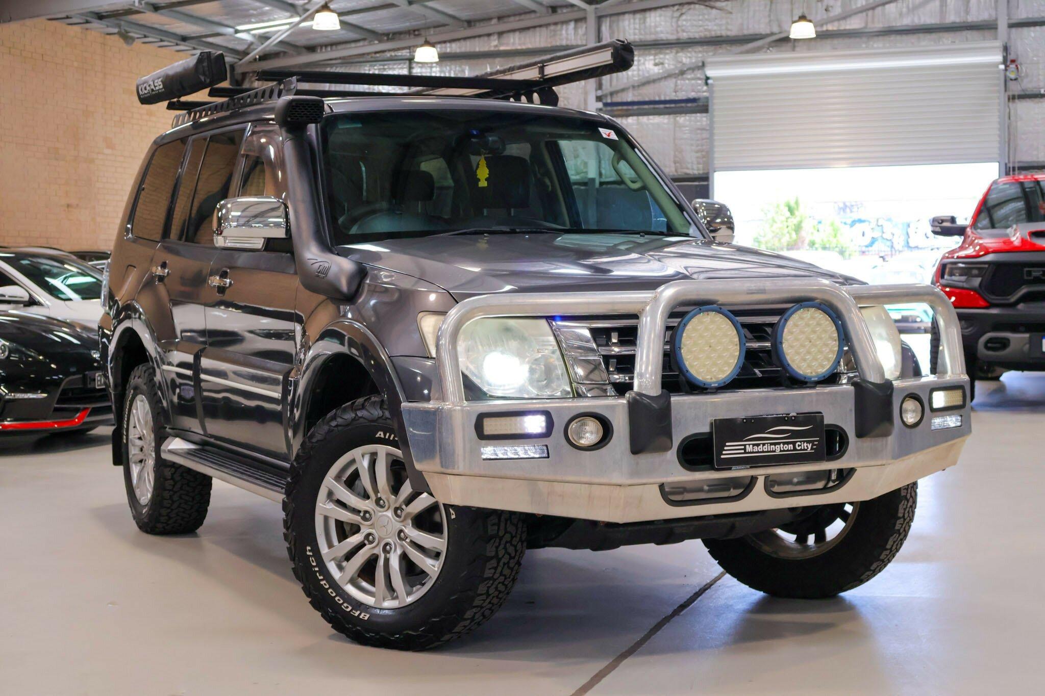 Mitsubishi Pajero image 1