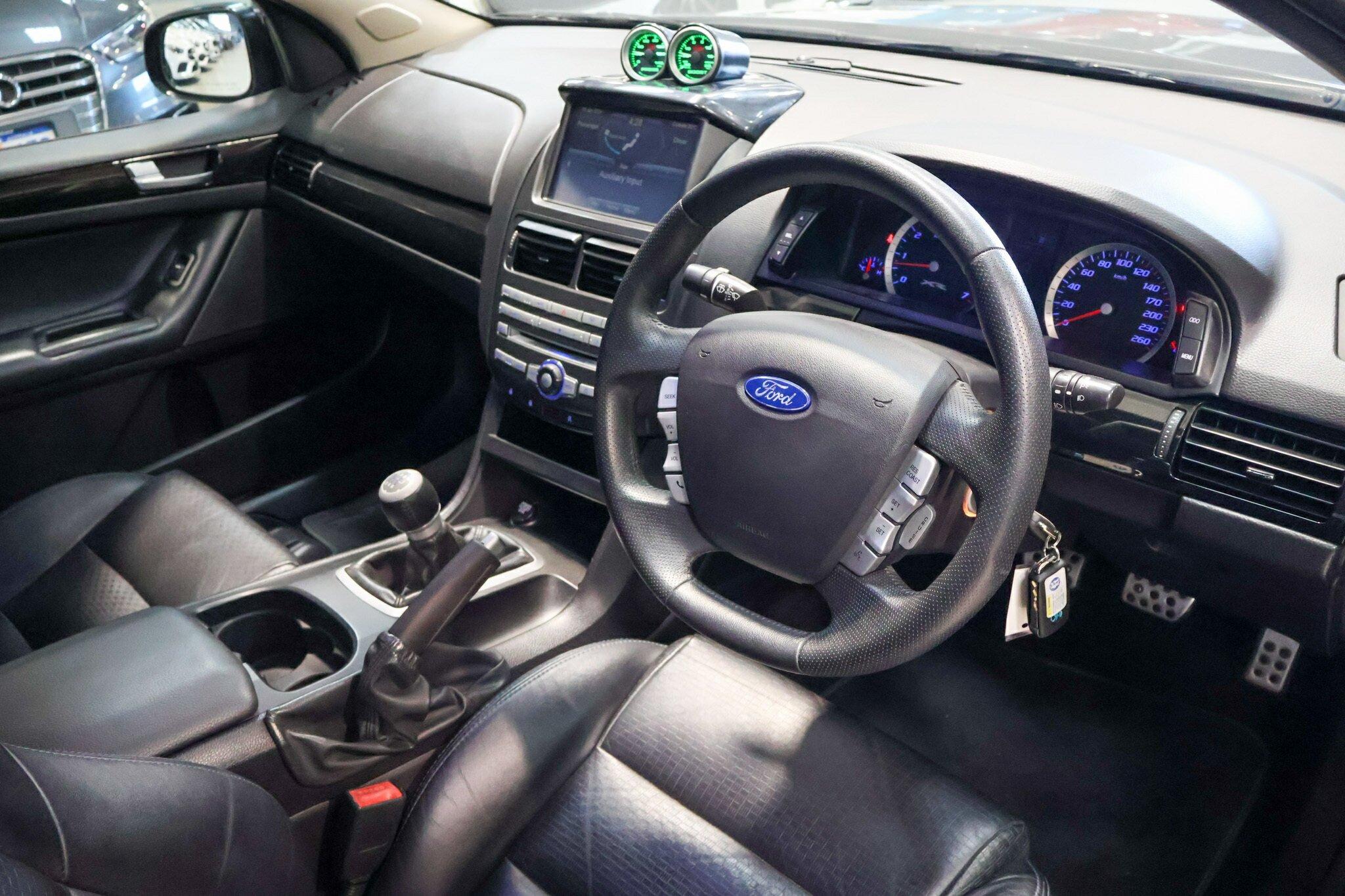 Ford Falcon image 4