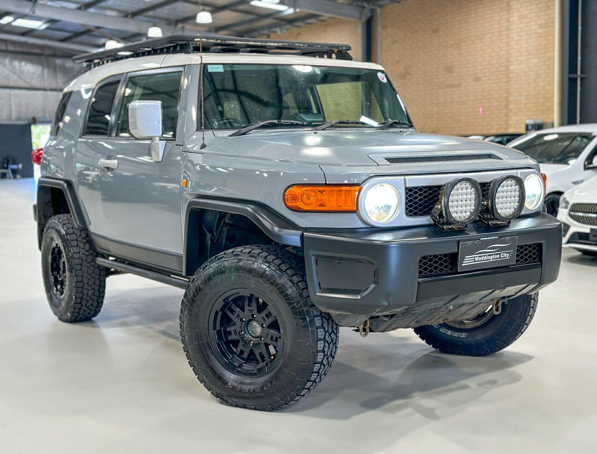 Toyota Fj Cruiser image 1