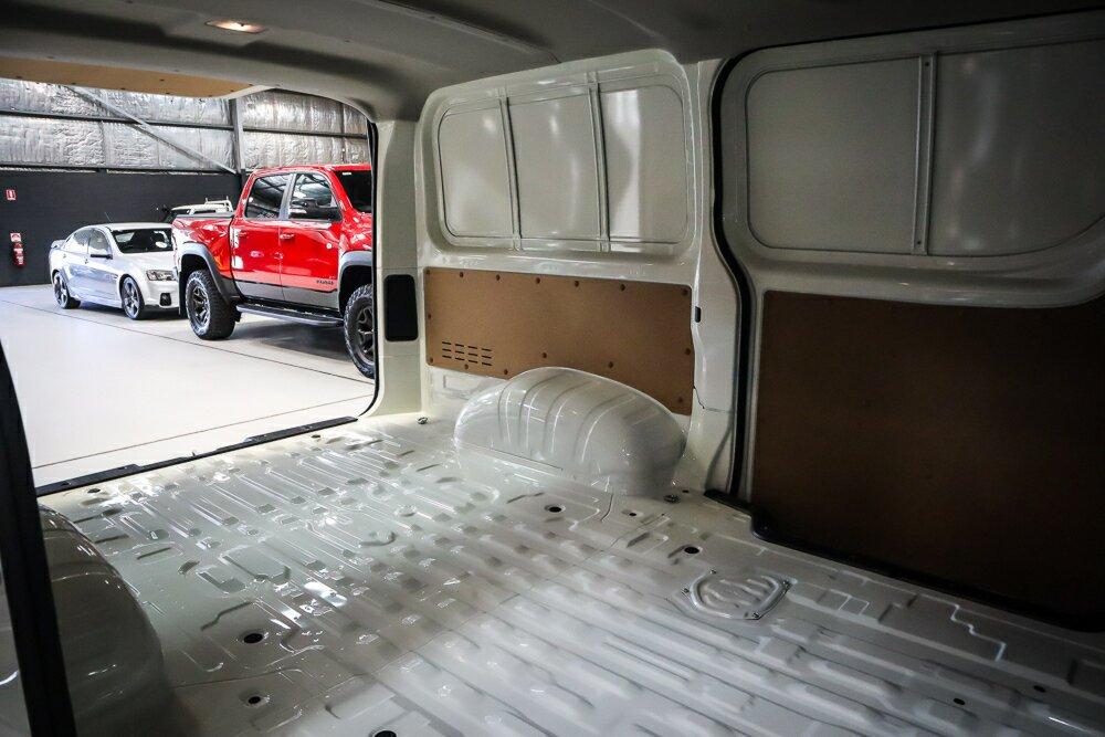 Toyota Hiace image 4