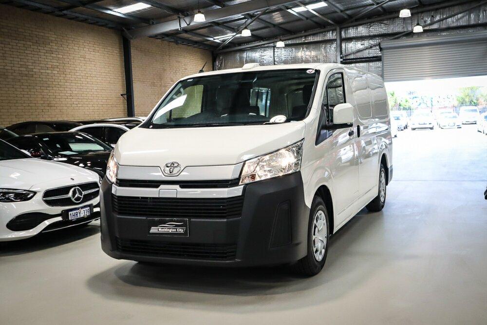Toyota Hiace image 4