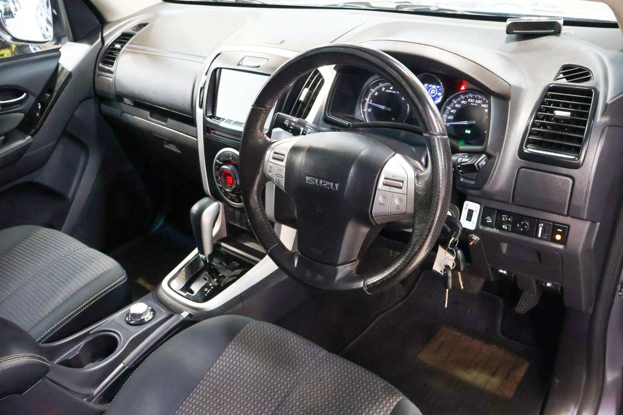 Isuzu Mu-x image 4