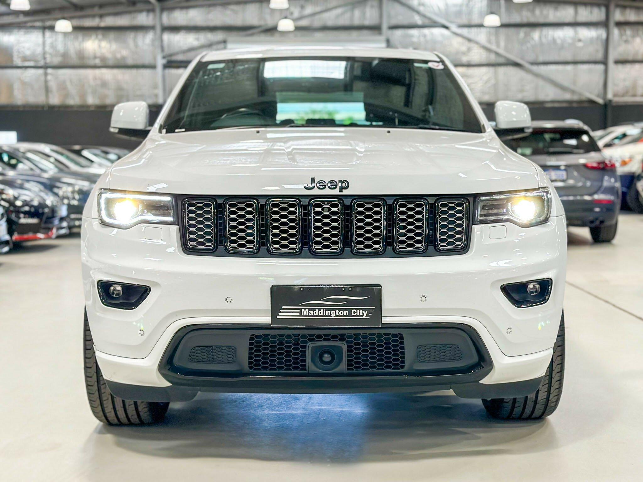 Jeep Grand Cherokee image 2