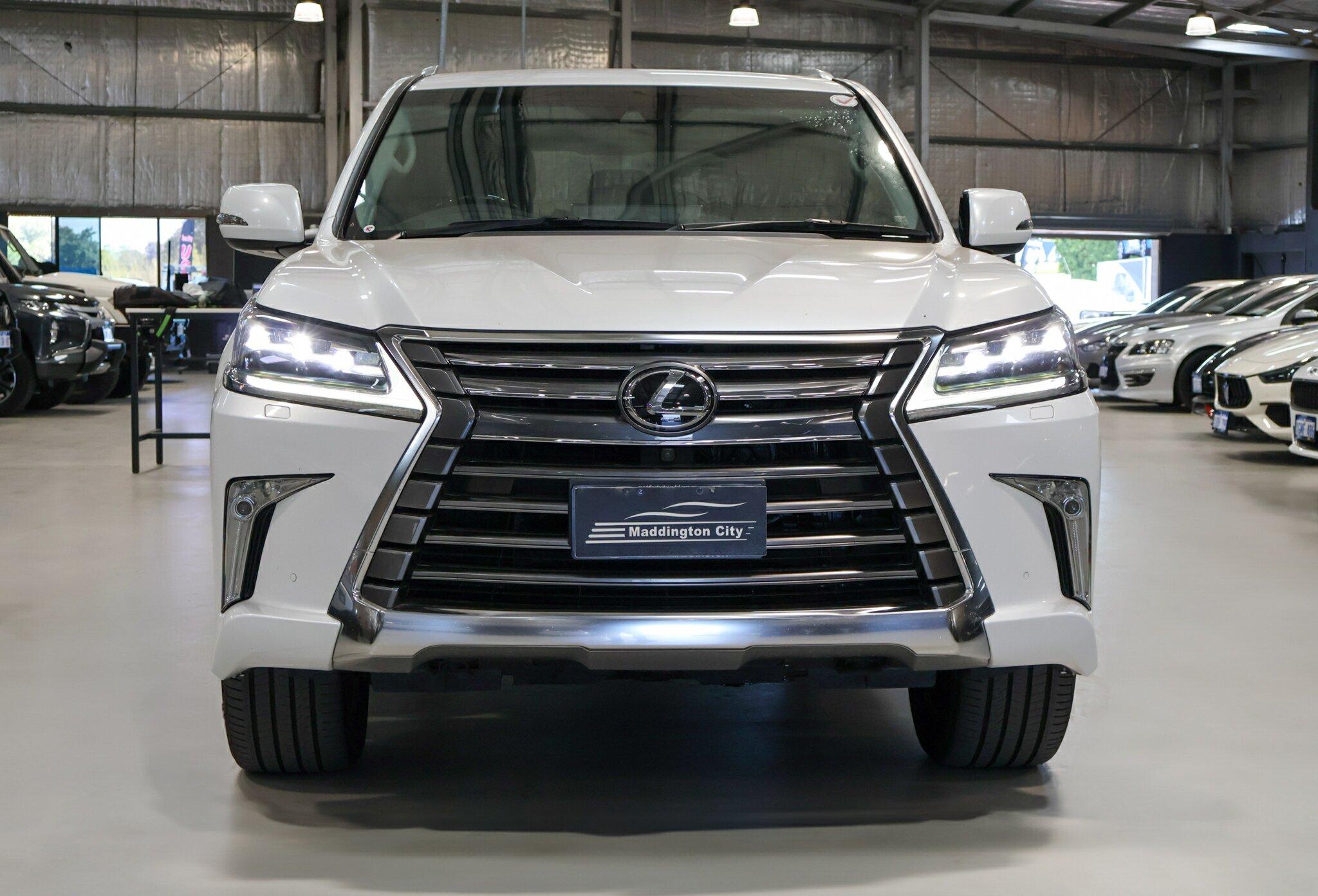 Lexus Lx image 2