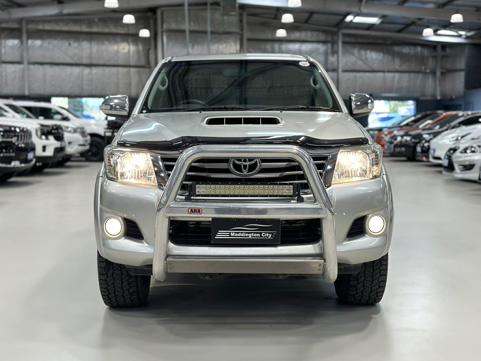 Toyota Hilux image 2