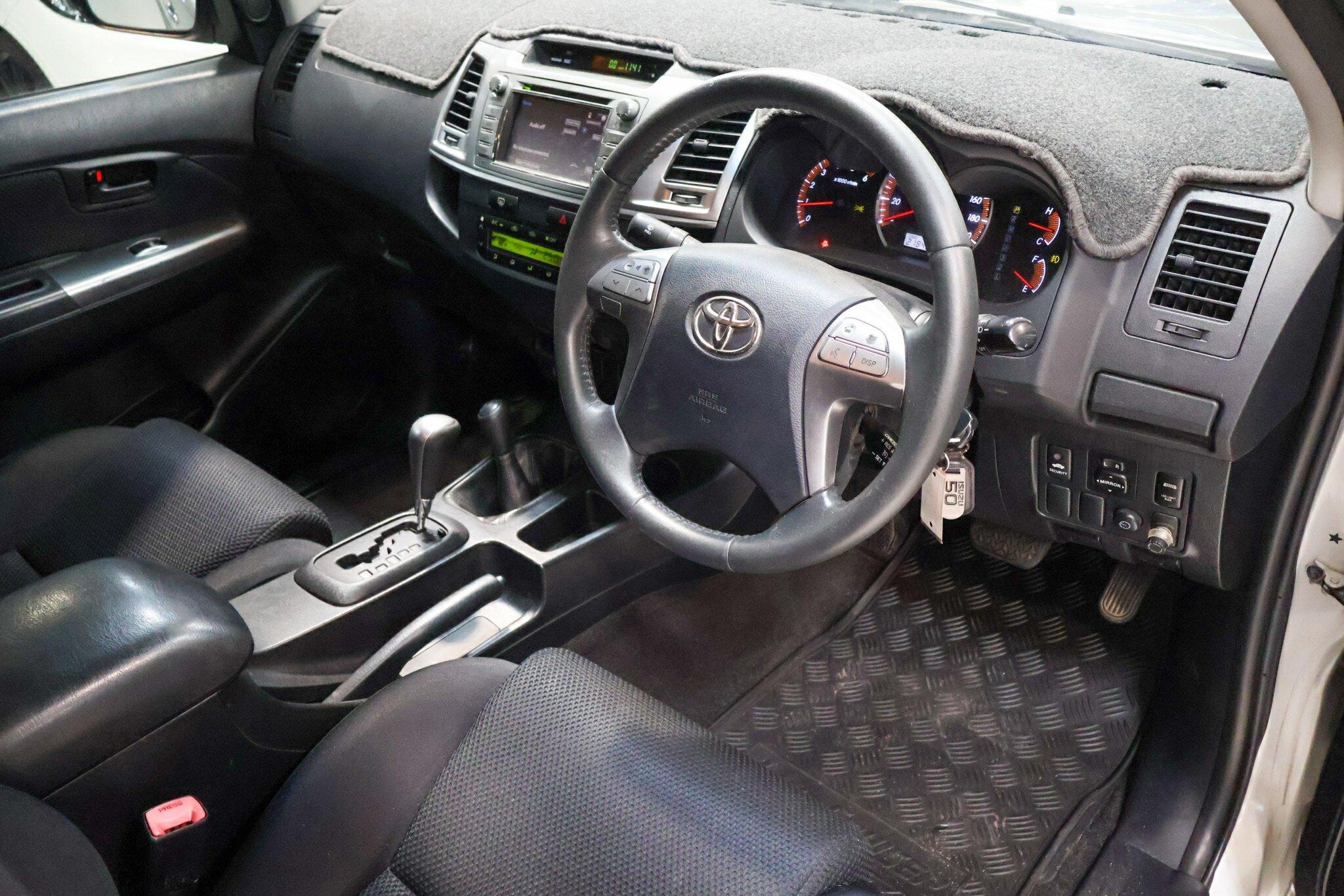 Toyota Hilux image 4