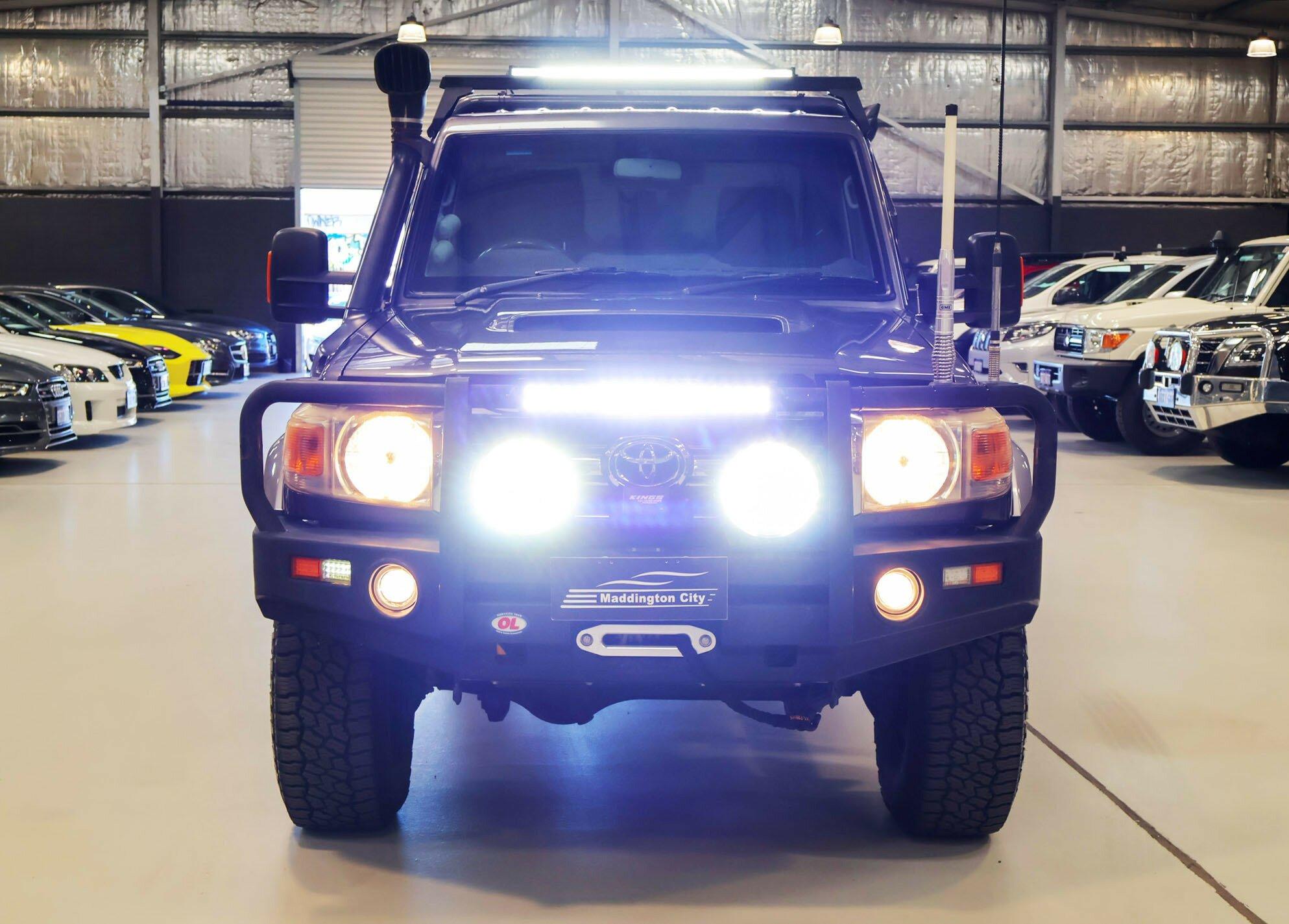 Toyota Landcruiser image 2