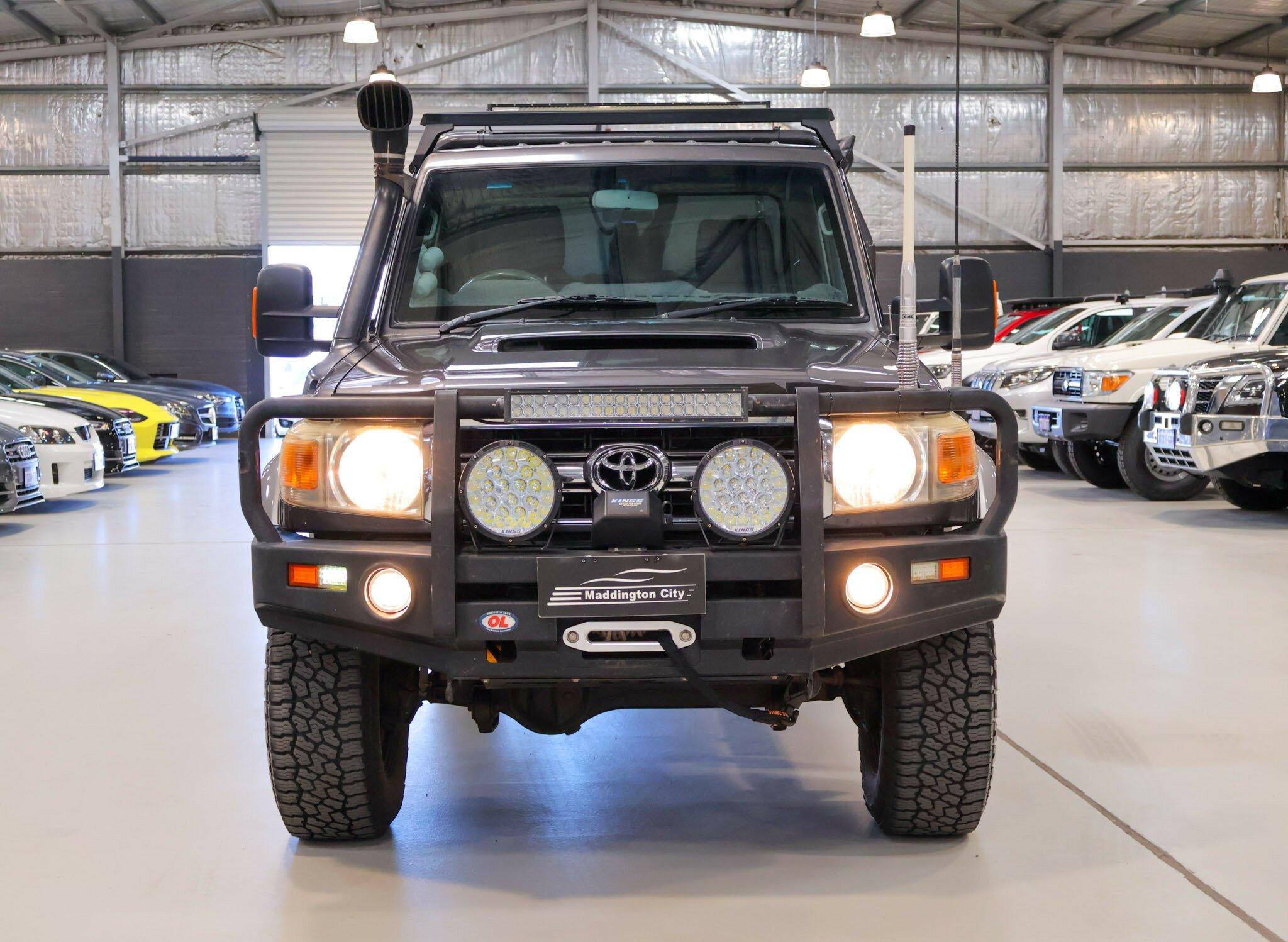 Toyota Landcruiser image 3