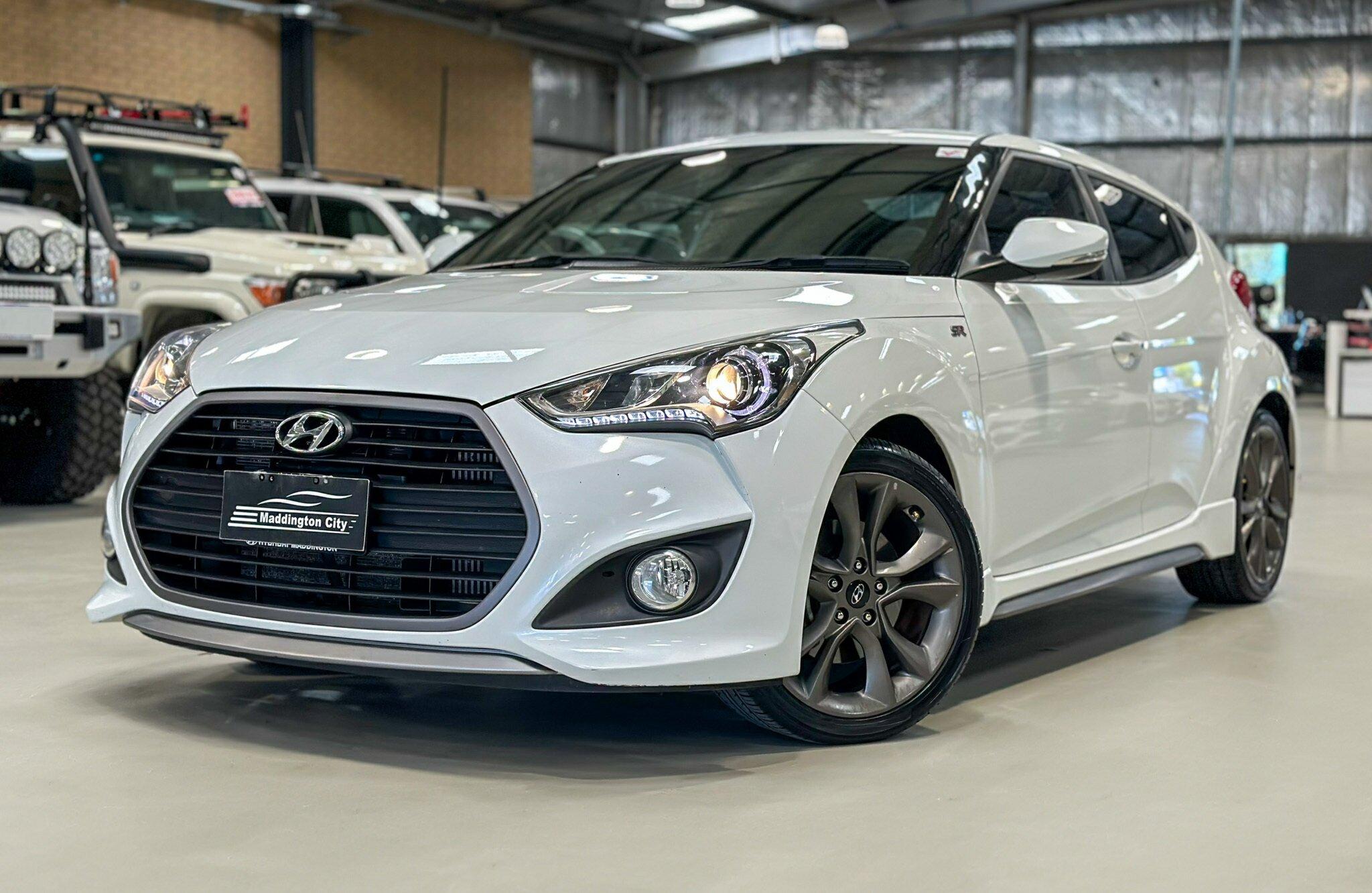 Hyundai Veloster image 3