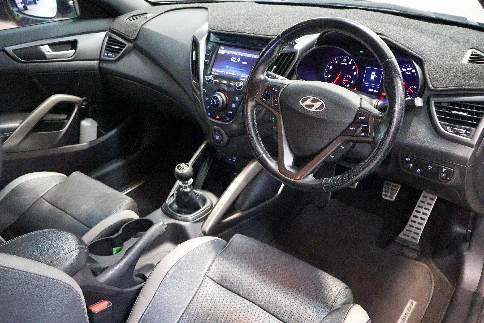 Hyundai Veloster image 4