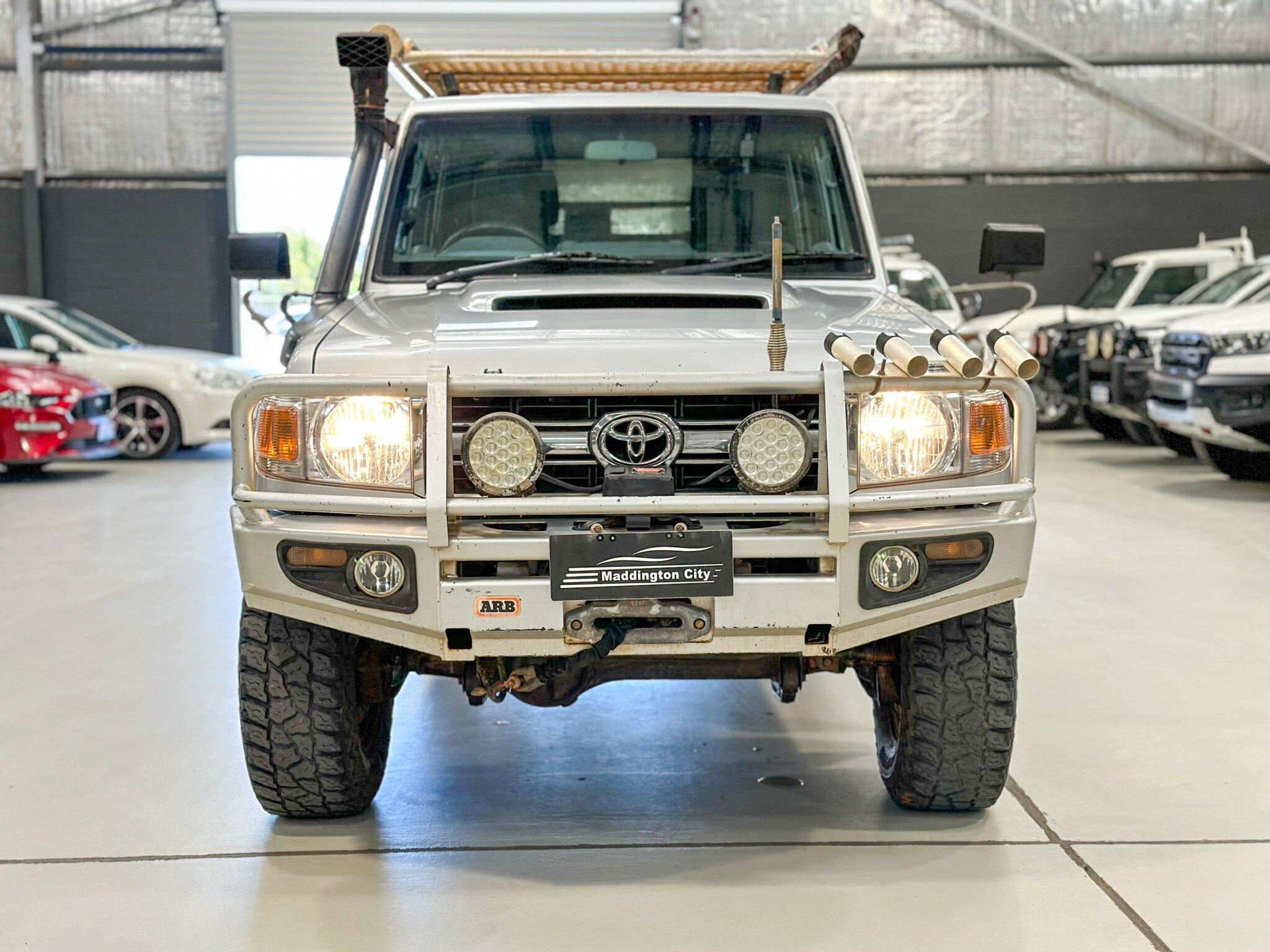 Toyota Landcruiser image 2