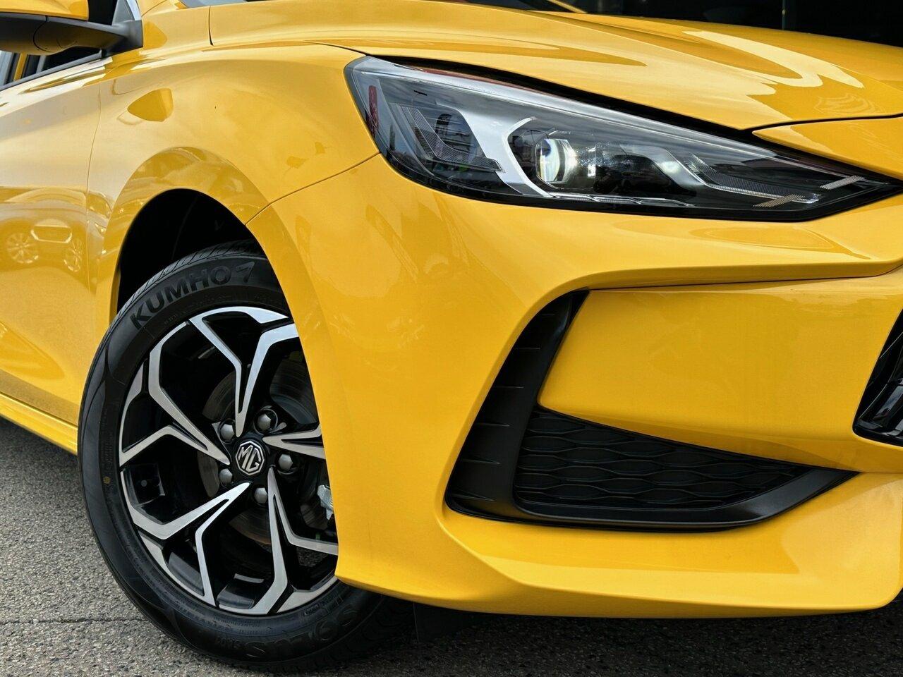 MG Mg5 image 2