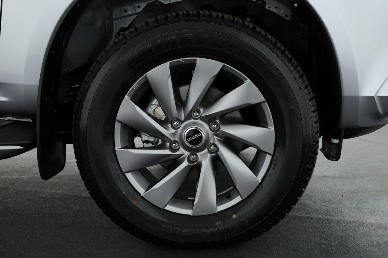 Isuzu Mu-x image 4