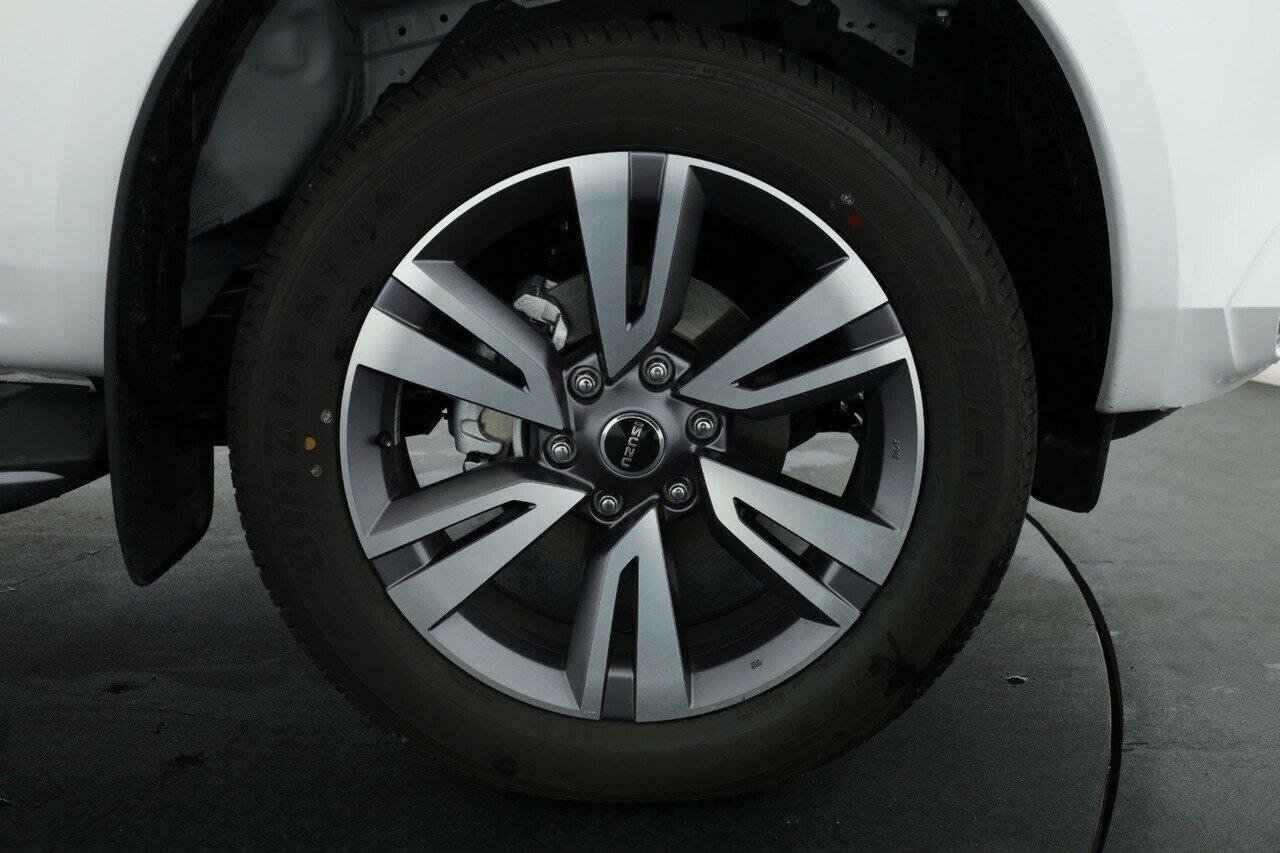 Isuzu Mu-x image 4
