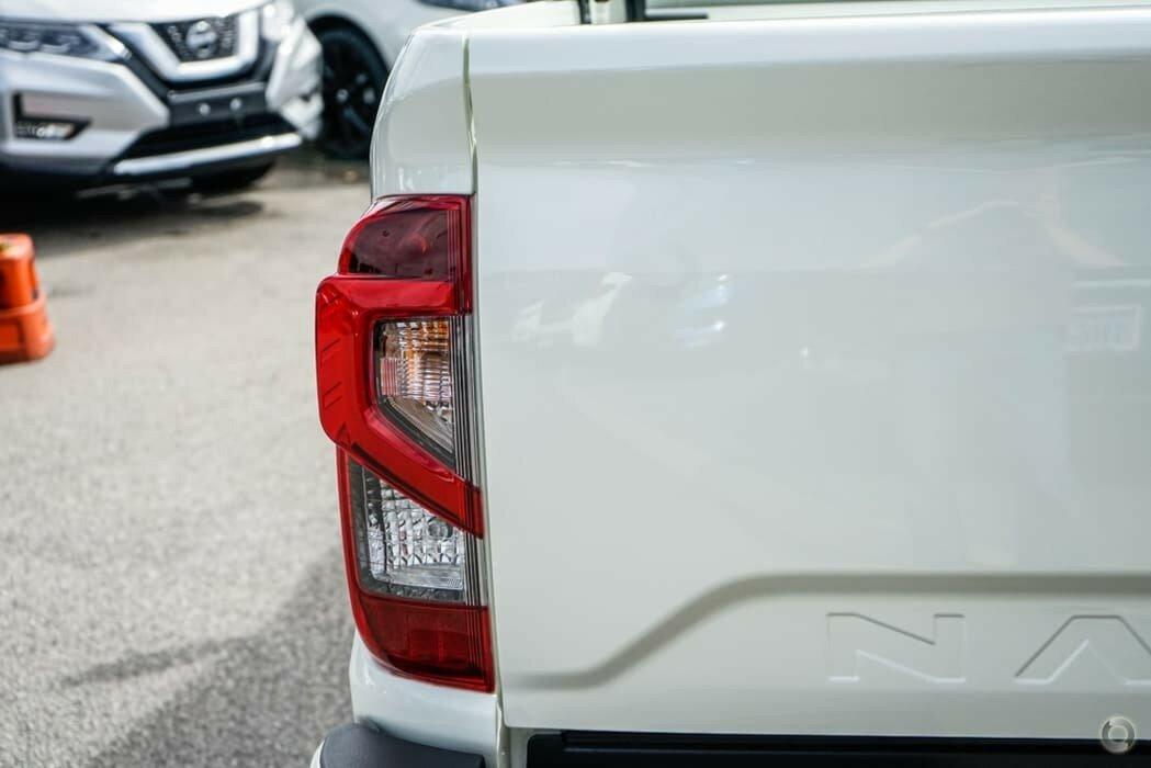 Nissan Navara image 4