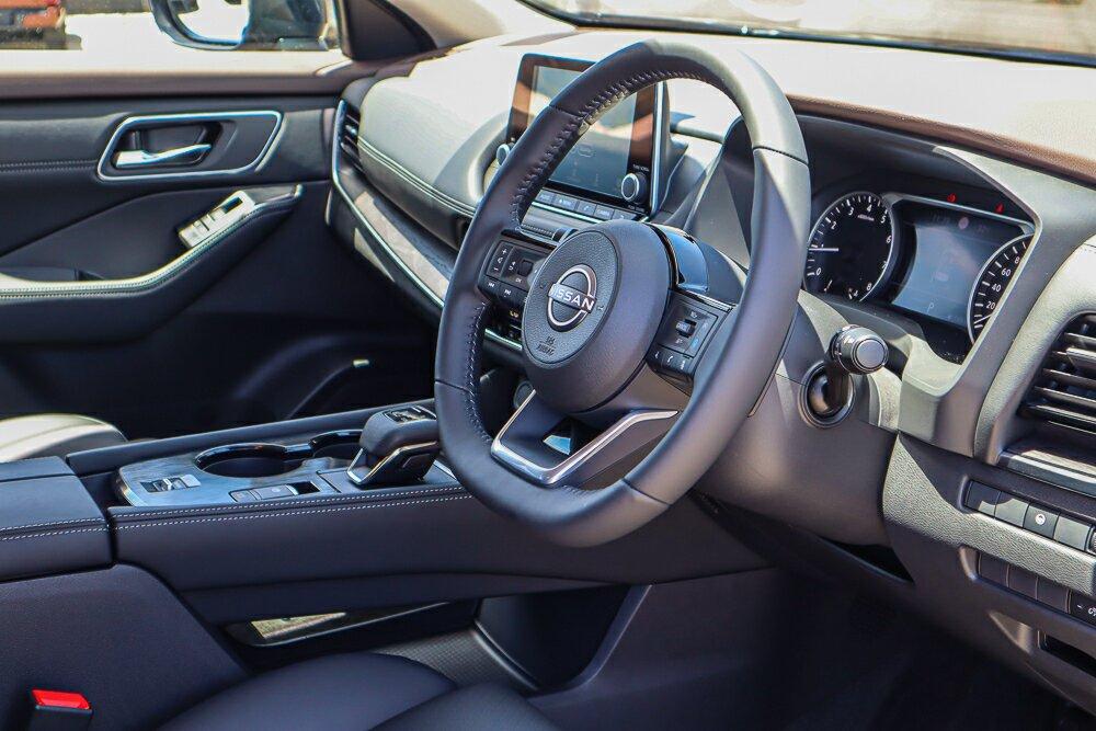 Nissan X-trail image 2