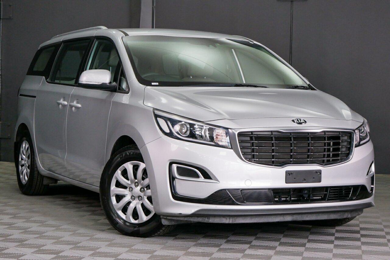 Kia Carnival image 1