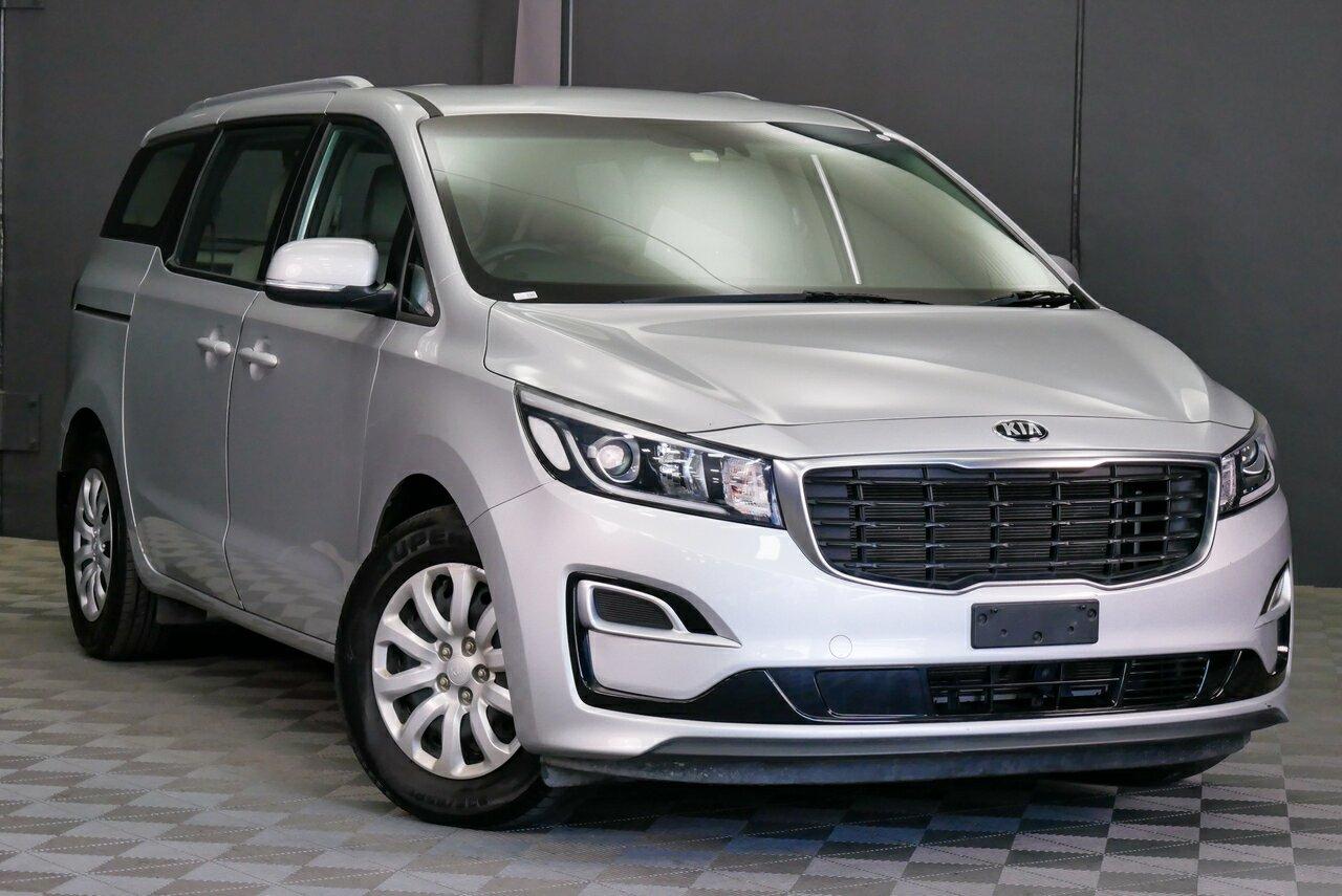 Kia Carnival image 1