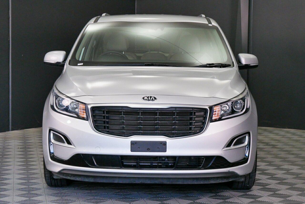 Kia Carnival image 2