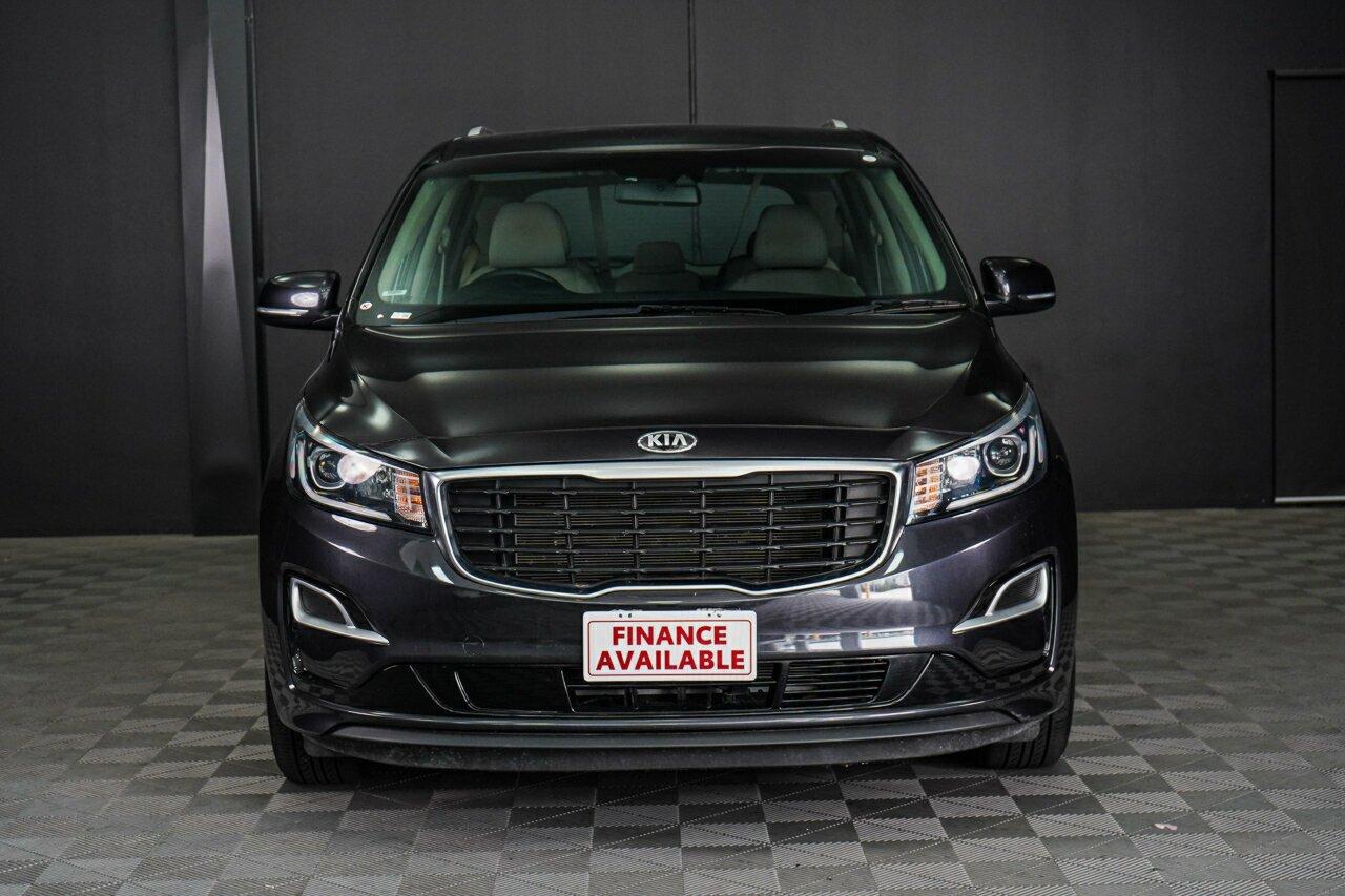 Kia Carnival image 3