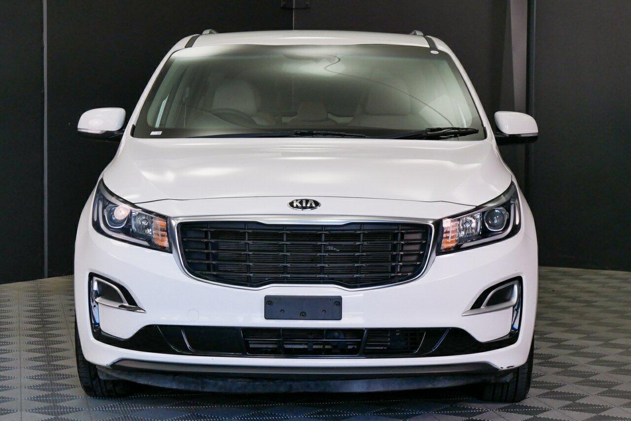 Kia Carnival image 2