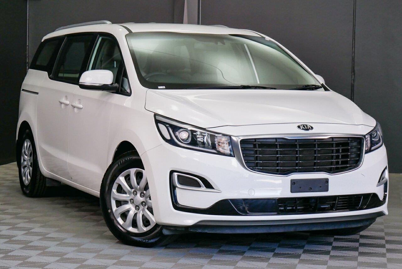 Kia Carnival image 1