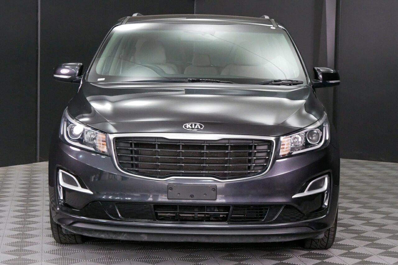Kia Carnival image 2