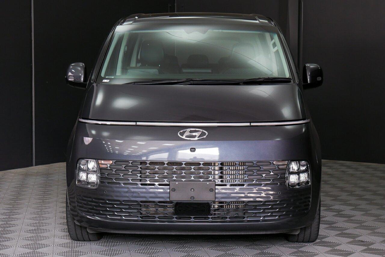 Hyundai Staria image 2
