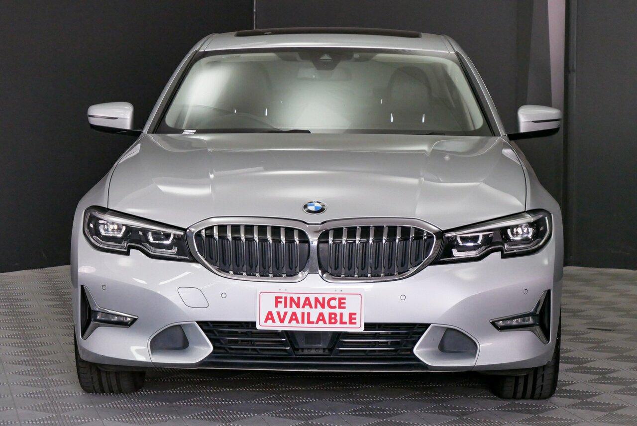BMW 3 Series image 2