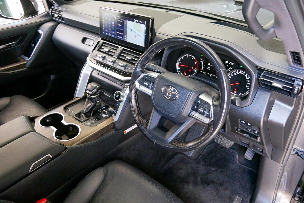 Toyota Landcruiser image 3