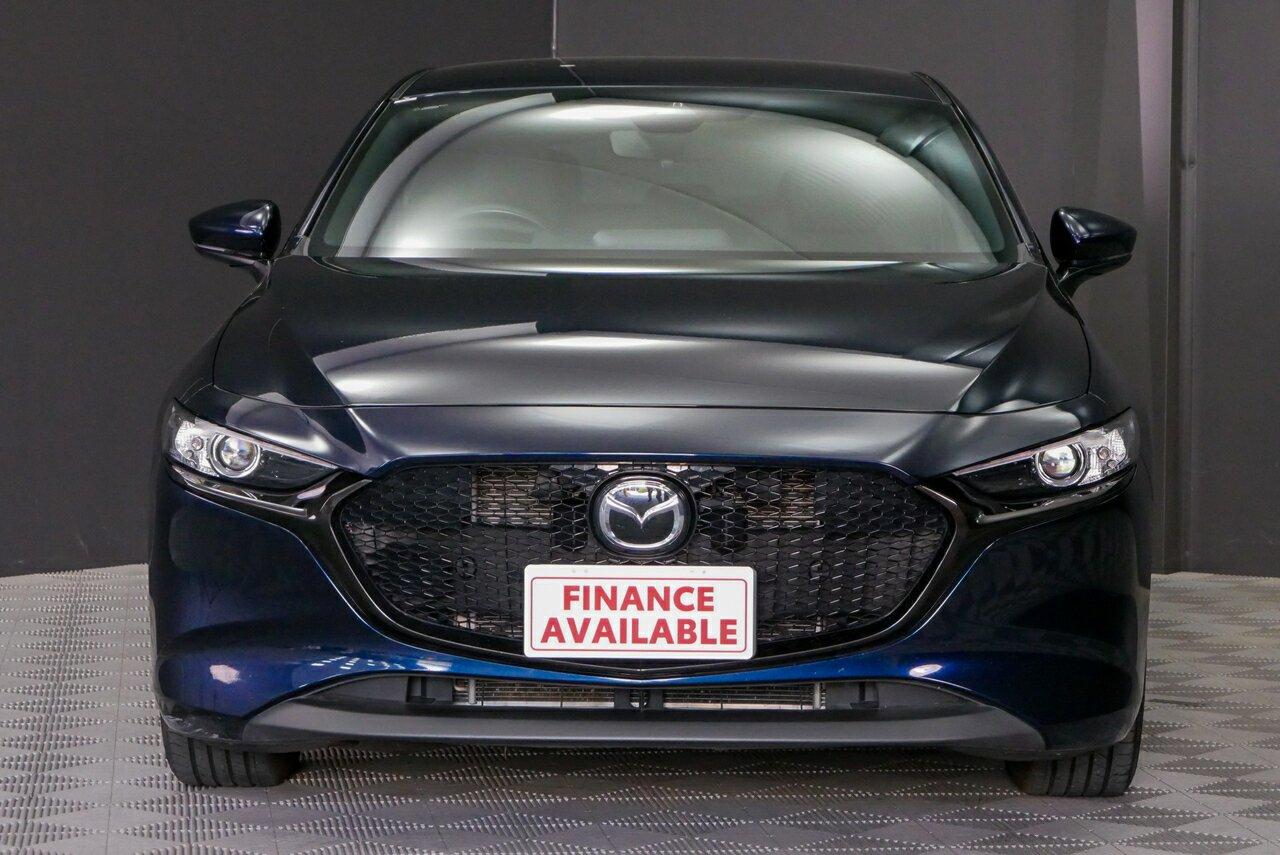 Mazda 3 image 2